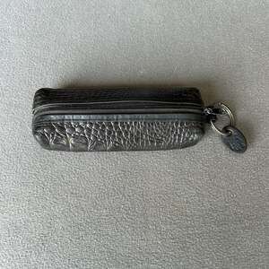 Brighton One World Black Embossed Reptile Leather Key Pouch Keychain Bag X20
